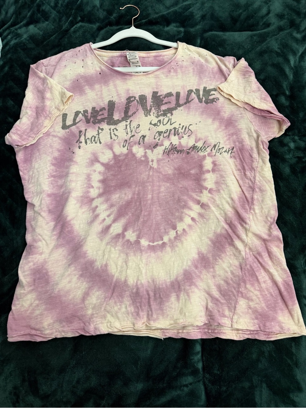 Magnolia Pearl Pinkish/ Purple & Cream Tie-Dye 'LOVEBEAM' Short Sleeve Tee.